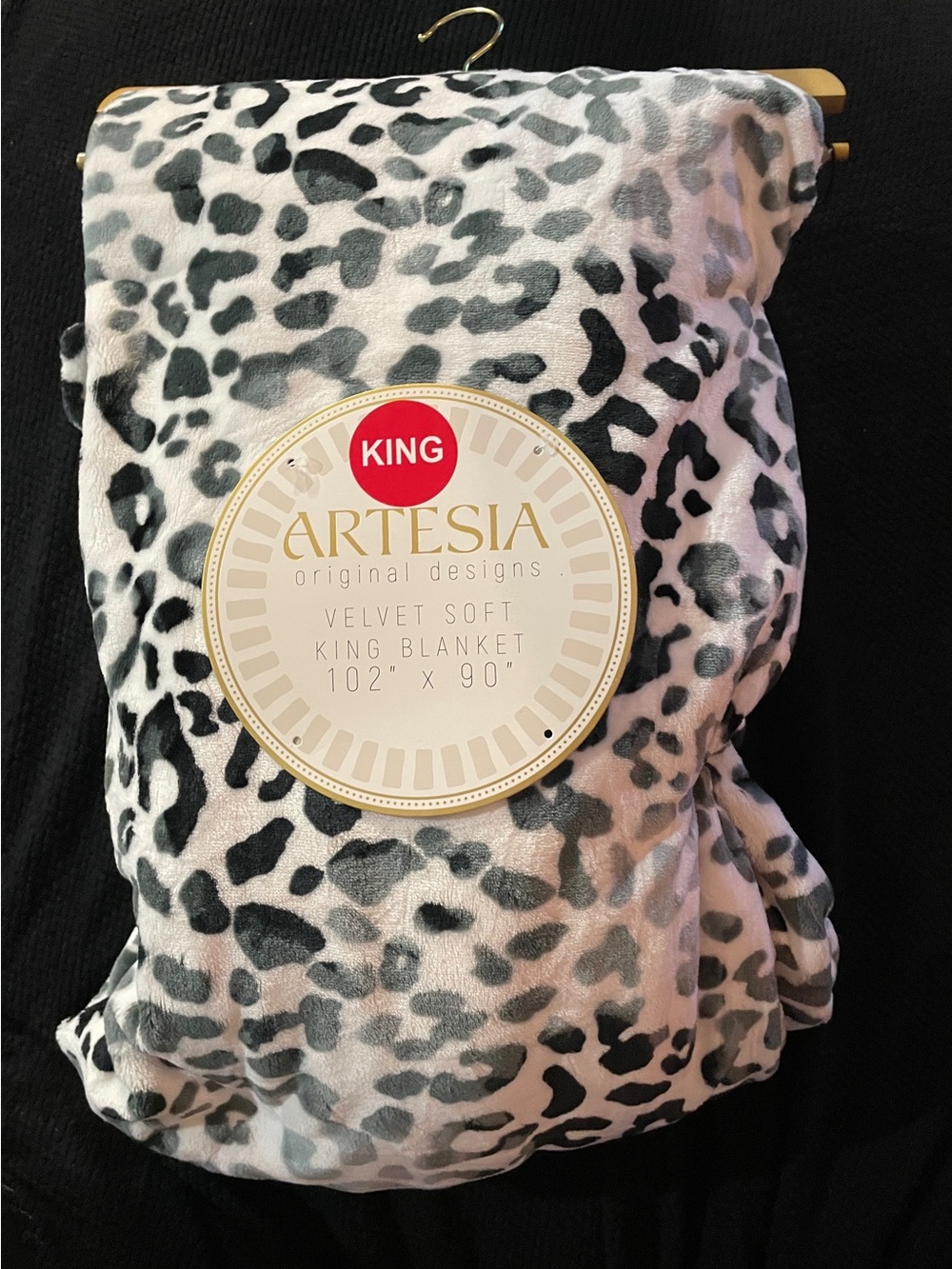 Artesia King Velvet Soft Blanket – Leopard Print – 102” x 90” 🐆🤍